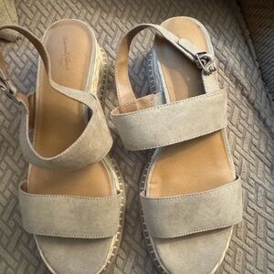 Universal Thread Tan Platform Sandals